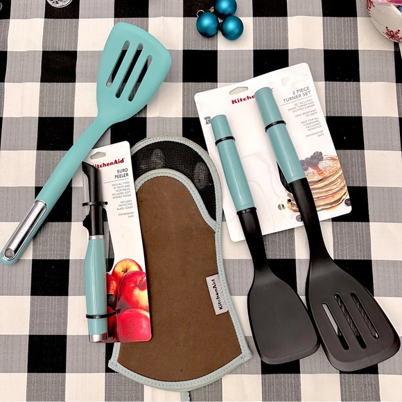 Kitchen Aid 2 Piece Turner Set, Short & Slotted, Euro Peeler, Turquoise & Black - Picture 7 of 7